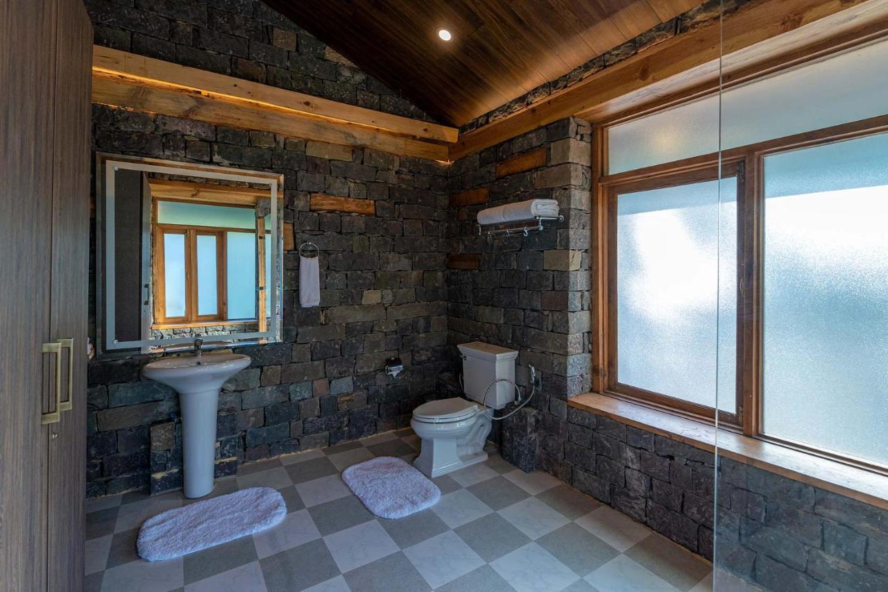 Stayvista At Mountain Mirage 3Br Villa Luxury In Kasauli With Jacuzzi Солан Экстерьер фото